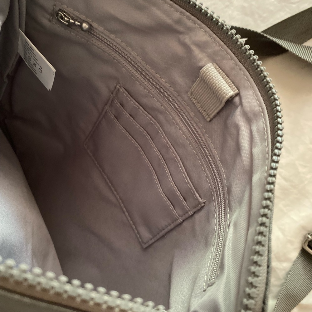Baggallini Messenger Bag - Picture 4 of 5